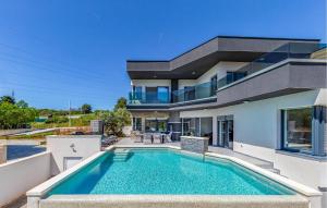 Stunning Home In Pula