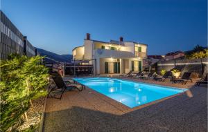 4 Bedroom Lovely Home In Solin