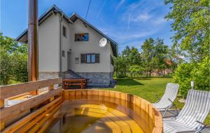 Awesome Home In Rakovicko Seliste