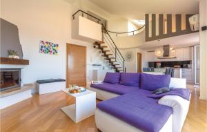 Lovely Apartment In Makarska With Kitchenette