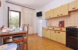 2 Bedroom Nice Apartment In Starigrad Paklenica