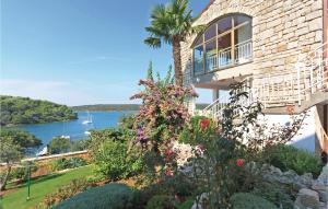 2 Bedroom Gorgeous Apartment In Pula