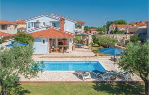 4 Bedroom Awesome Home In Golubovo