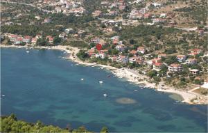 2 Bedroom Beautiful Apartment In Grebastica