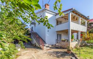 2 Bedroom Gorgeous Apartment In Pula