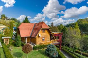 Gorgeous Chalet With Pool & Spa - Happy Rentals