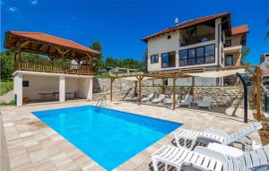 Beautiful Apartment In Rakovica