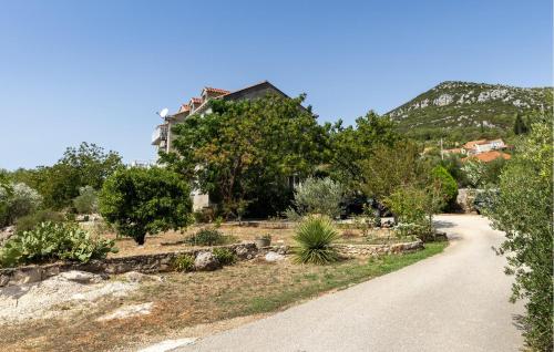 3 Bedroom Beautiful Apartment In Zaton Doli