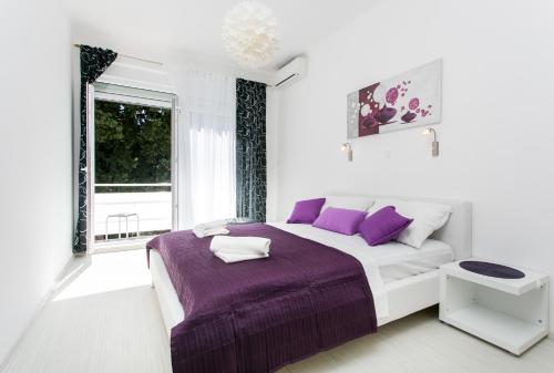 Apartment Purple Magic Apartment Purple Magic