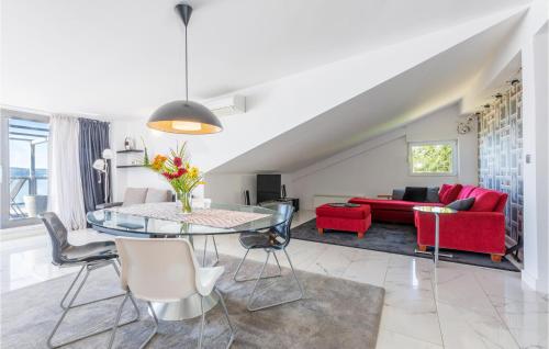 Gorgeous Apartment In Krilo Jesenice With Jacuzzi
