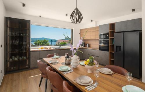 Stunning Home In Zaboric With House Sea View