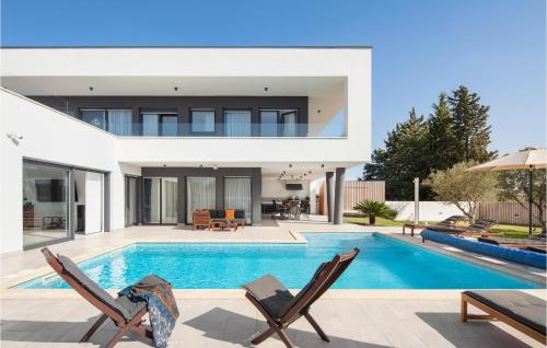 4 Bedroom Beautiful Home In Banjole 4 Bedroom Beautiful Home In Banjole