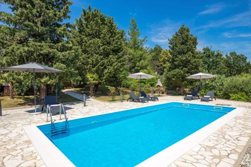 Villa Pinia Holiday home with a pool Villa Pinia Holiday home with a pool