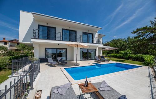 4 Bedroom Awesome Home In Gamboci