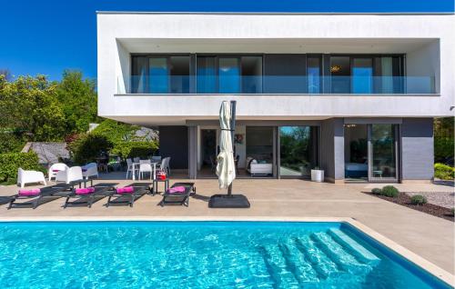Stunning Home In Malinska