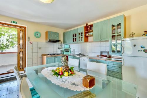 House ROSSELLA with cozy apartment and rooms close to the beach House ROSSELLA with cozy apartment and rooms close to the beach