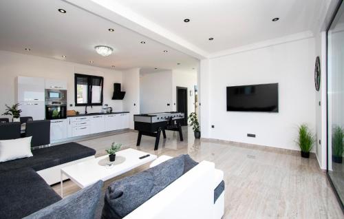 Nice Apartment In Brodarica With Sauna