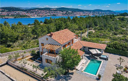 Lovely Home In Jadrija With Wifi