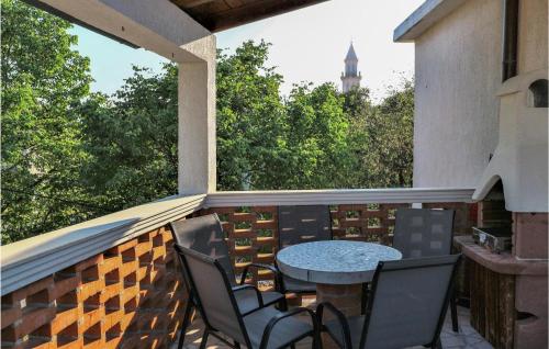 2 Bedroom Amazing Apartment In Novi Vinodolski