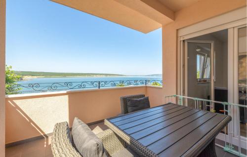 Awesome Apartment In Obrovac With Wifi
