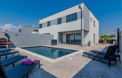 Stunning Home In Vrsi With Wifi Stunning Home In Vrsi With Wifi