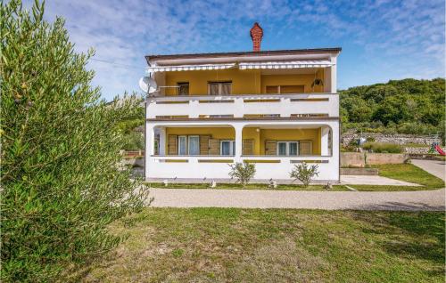 2 Bedroom Lovely Apartment In Jurandvor