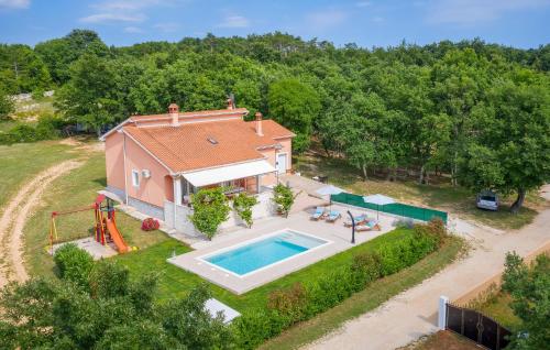 Lovely Home In Radetici With Wifi Lovely Home In Radetici With Wifi
