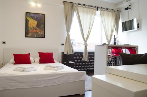 Studio apartment with a view of Ban Jelačić Square Studio apartment with a view of Ban Jelačić Square
