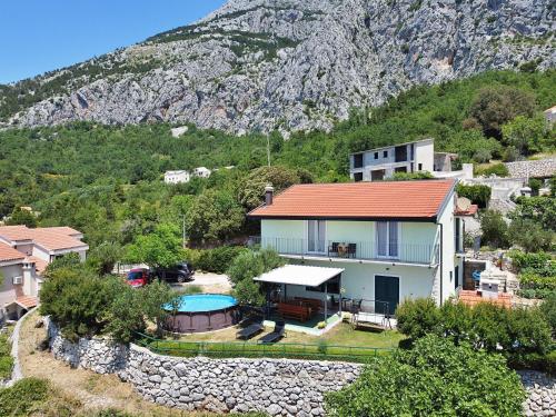Holiday house with a swimming pool Gornji Tucepi - Podpec, Makarska - 6815 Holiday house with a swimming pool Gornji Tucepi - Podpec, Makarska - 6815