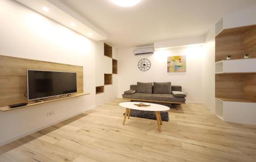 2 Bedroom Lovely Apartment In Zadar 2 Bedroom Lovely Apartment In Zadar
