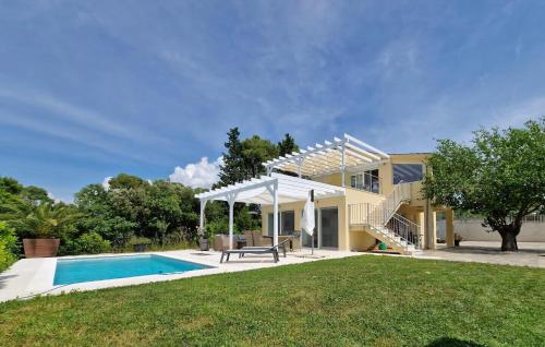 Appartment Mit Pool