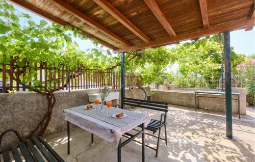 Nice Apartment In Stivan