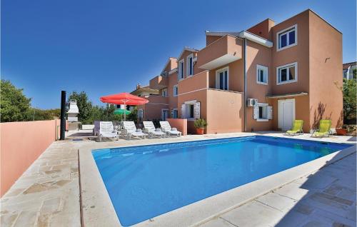 6 Bedroom Beautiful Home In Okrug Donji