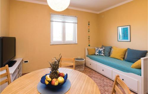 3 Bedroom Cozy Home In Podgradina