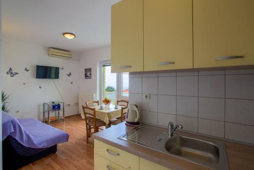 Two-Bedroom Apartment in Kraljevica I