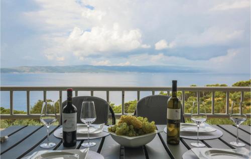 Stunning Apartment In Brela With Wifi Stunning Apartment In Brela With Wifi