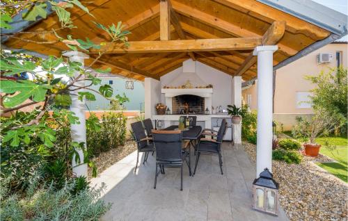 Amazing Apartment In Vrsi-Mulo With Kitchen Amazing Apartment In Vrsi-Mulo With Kitchen
