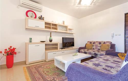 Nice Apartment In Fondole With Wifi