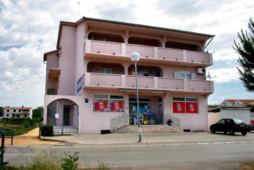 Apartments with a parking space Lopar, Rab - 5019 Apartments with a parking space Lopar, Rab - 5019