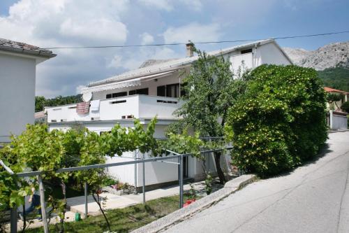 Apartments with a parking space Baska, Krk - 5412 Apartments with a parking space Baska, Krk - 5412