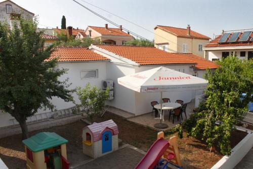Family friendly seaside apartments Preko, Ugljan - 8232 Family friendly seaside apartments Preko, Ugljan - 8232