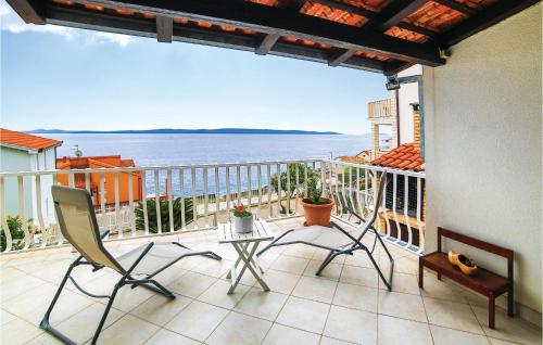 1 Bedroom Amazing Apartment In Okrug Gornji