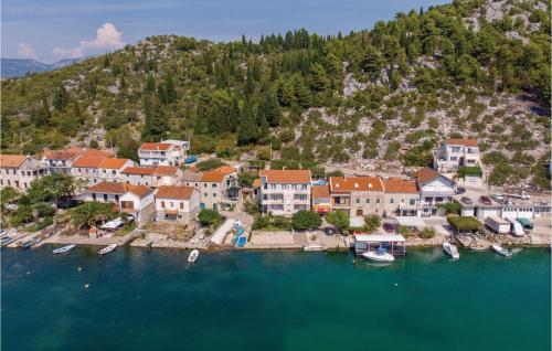 Stunning Apartment In Blace With Wifi