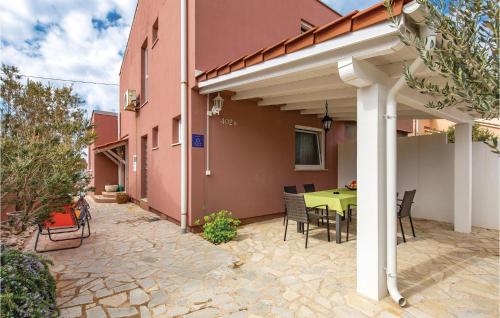 3 Bedroom Lovely Home In Rab 3 Bedroom Lovely Home In Rab