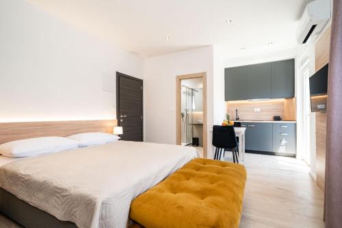Bacan Serviced Apartments Bacan Serviced Apartments