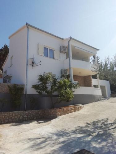 Apartment Ante Apartment Ante