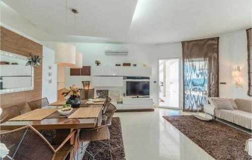 4 Bedroom Amazing Home In Tkon 4 Bedroom Amazing Home In Tkon