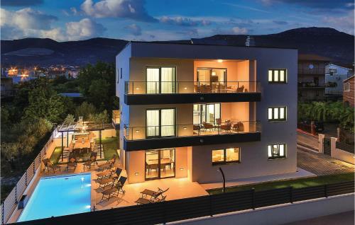 Gorgeous Home In Kastel Novi With Wifi