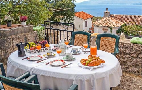 Nice Home In Dragozetici With House Sea View