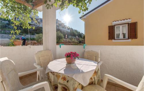2 Bedroom Stunning Apartment In Mali Losinj